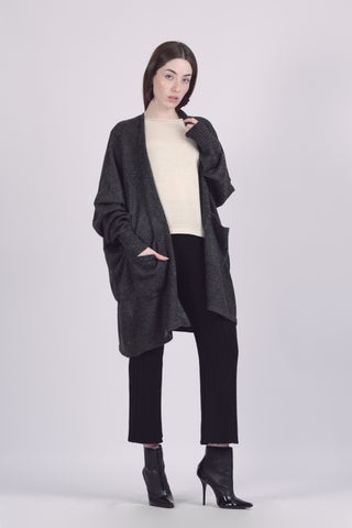 Yaja Alpaca Cardigan — lightweight alpaca cardigan with pockets, timeless layering piece handmade in Bolivia.