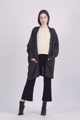 Yaja Alpaca Cardigan — lightweight alpaca cardigan with pockets, timeless layering piece handmade in Bolivia.