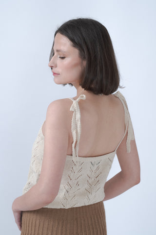 handcrafted openwork knit in natural alpaca, handmade in Bolivia.