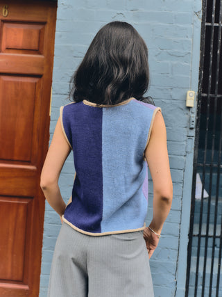 Pankara Alpaca Poncho — handwoven alpaca poncho with soft drape and timeless silhouette, artisan-made in Bolivia.