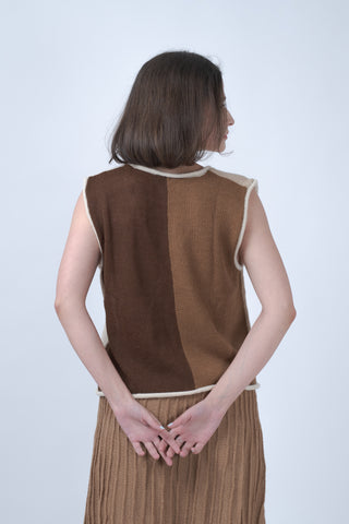 Pankara Alpaca Poncho — handwoven alpaca poncho with soft drape and timeless silhouette, artisan-made in Bolivia.