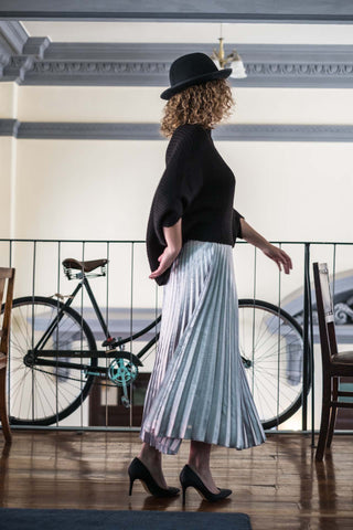 Warawara Alpaca Poncho — alpaca sweater-poncho with sleeves and flowing silhouette, handmade in Bolivia.